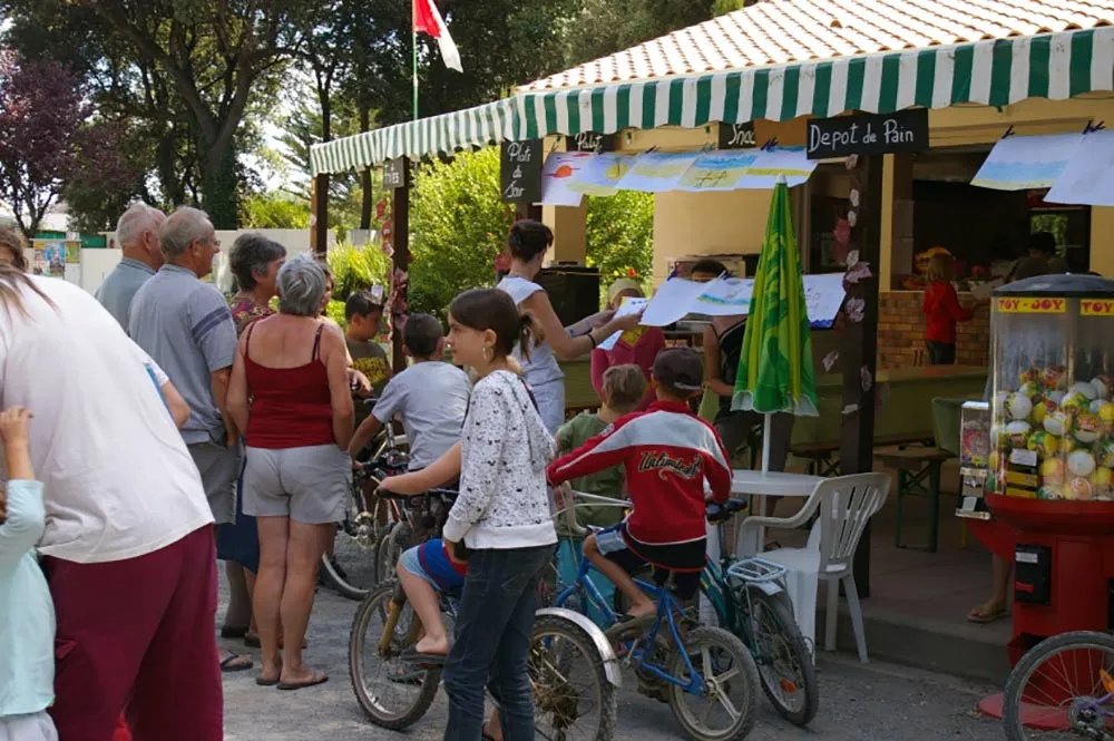 accueil snack bar du camping les Ramiers à Longeville sur mer en Vendée
